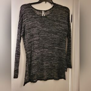 High low top with side slits